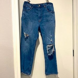 ABERCROMBIE&FITCH ankle straight ultra high rise size 30 (10) short. Distressed